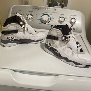 Retro Jordan 8’s Burgundy